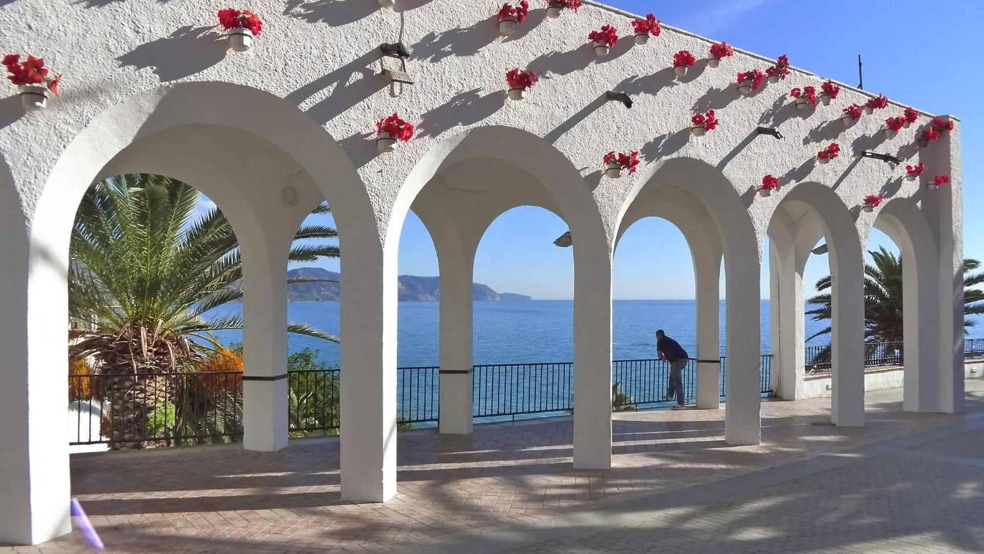 R1379 El Capistrano 21 Apartment Nerja Spain