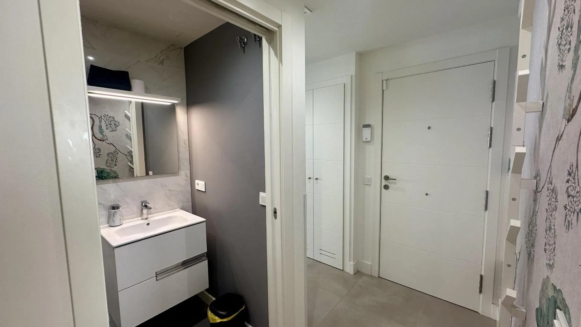 R1379 El Capistrano 21 Apartment Nerja Spain