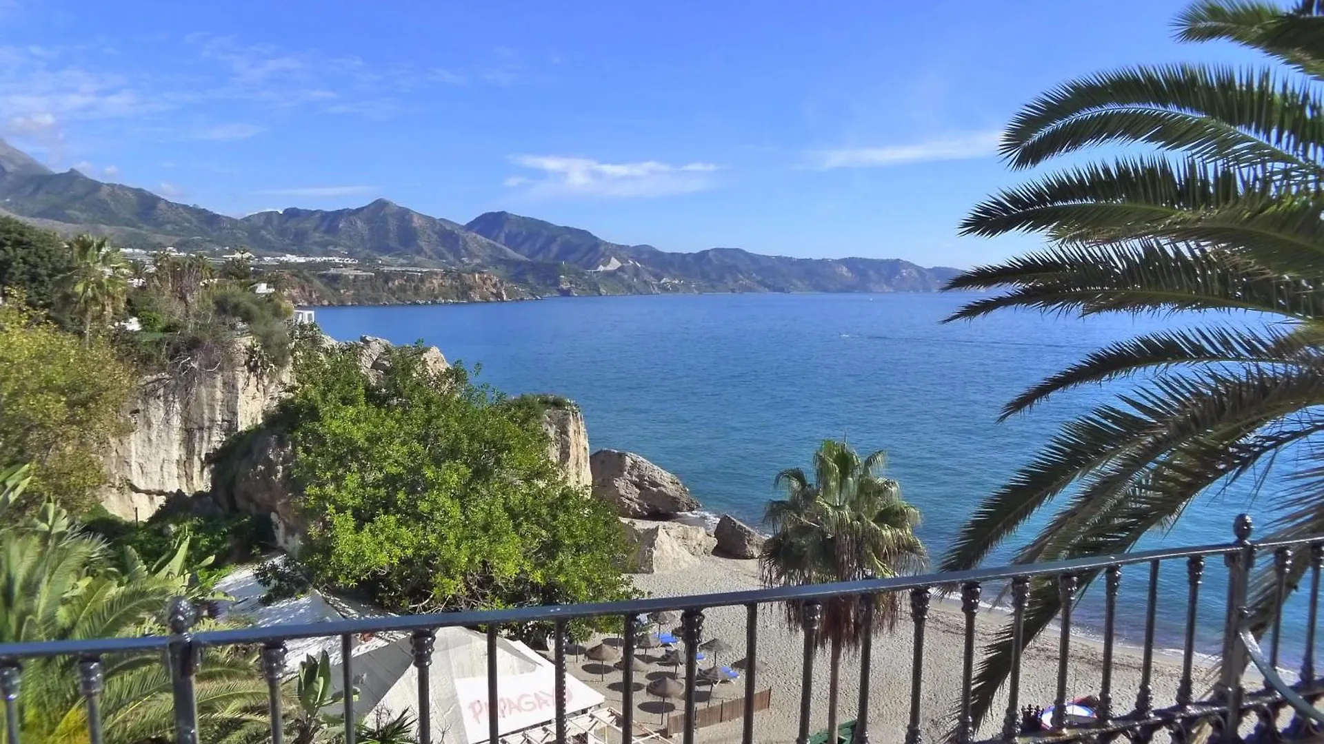 R1379 El Capistrano 21 Apartment Nerja Spain